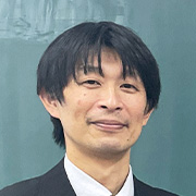 駿台小中学部 新札幌校校舎長 小川吉英